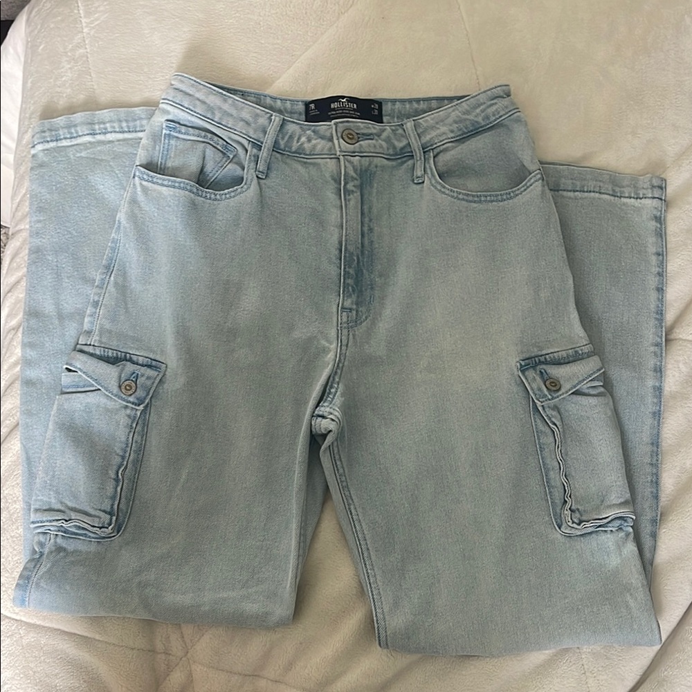 Hollister 7R w28L31 ultra High Rise Dad Cargo Jean Excellent Condition worn EUC